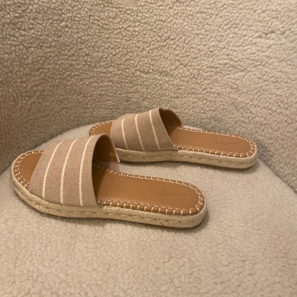 Women's Universal Thread Espadrille Slides Tan/White Size 8.5 - Picture 3 of 5